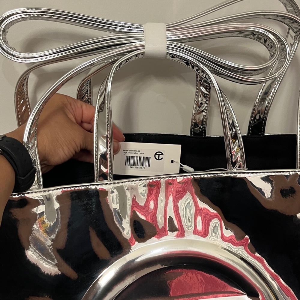 🔥🔥 Telfar Metallic LARGE MIRROR Silver Tote Bag🤍🩶🤍 - Picture 15 of 16